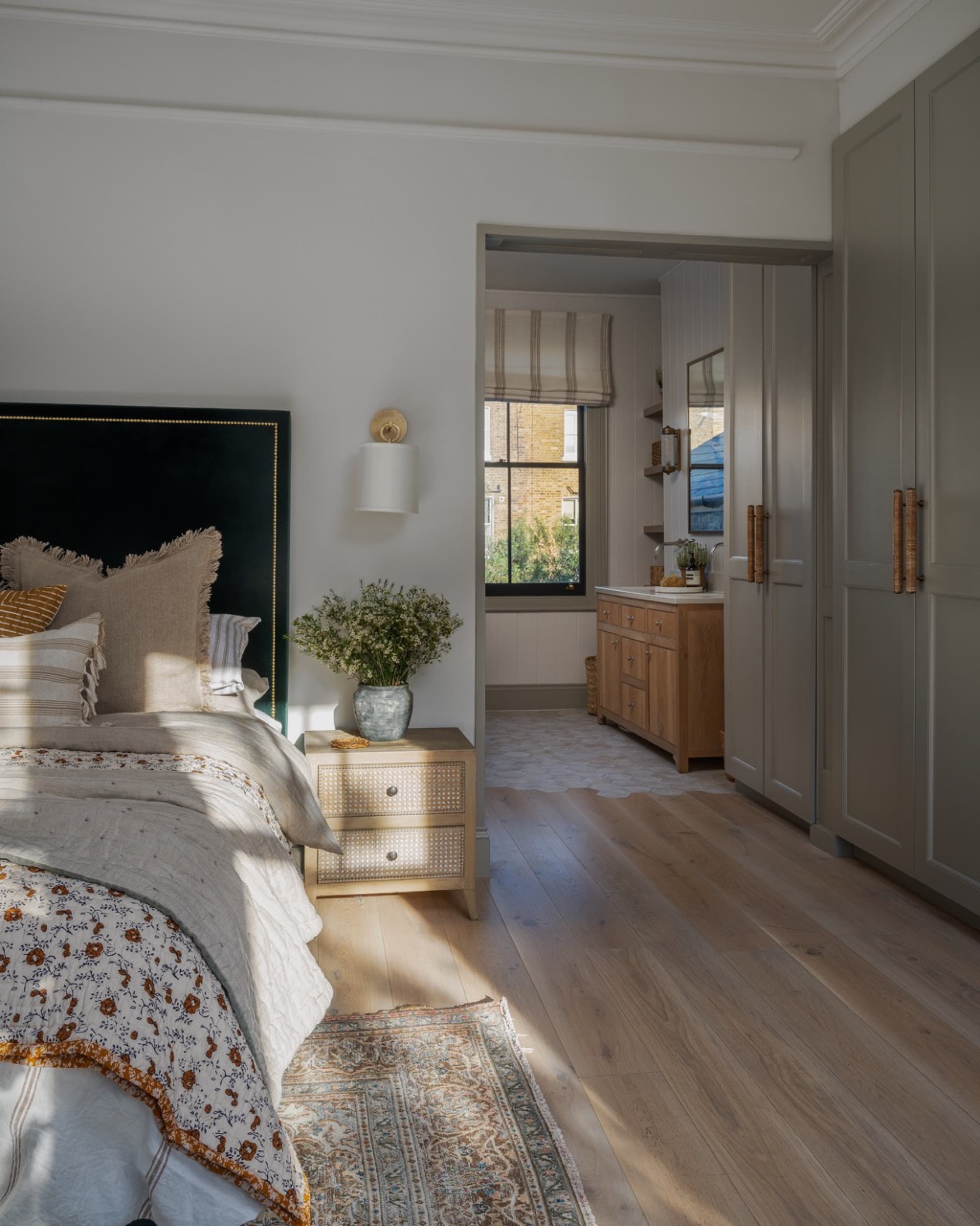 Fulham House — ensuite