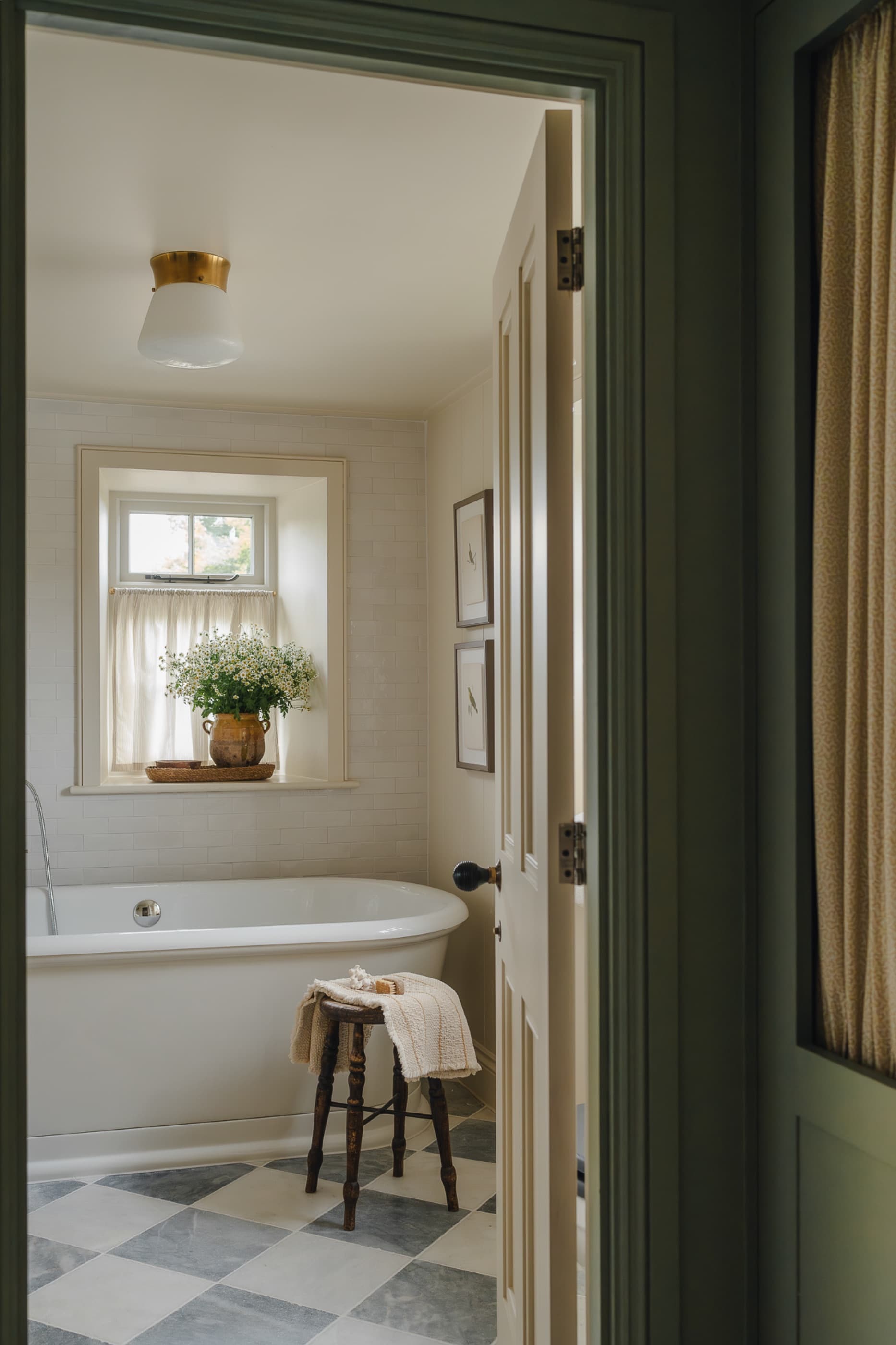 Hastings House — bathroom