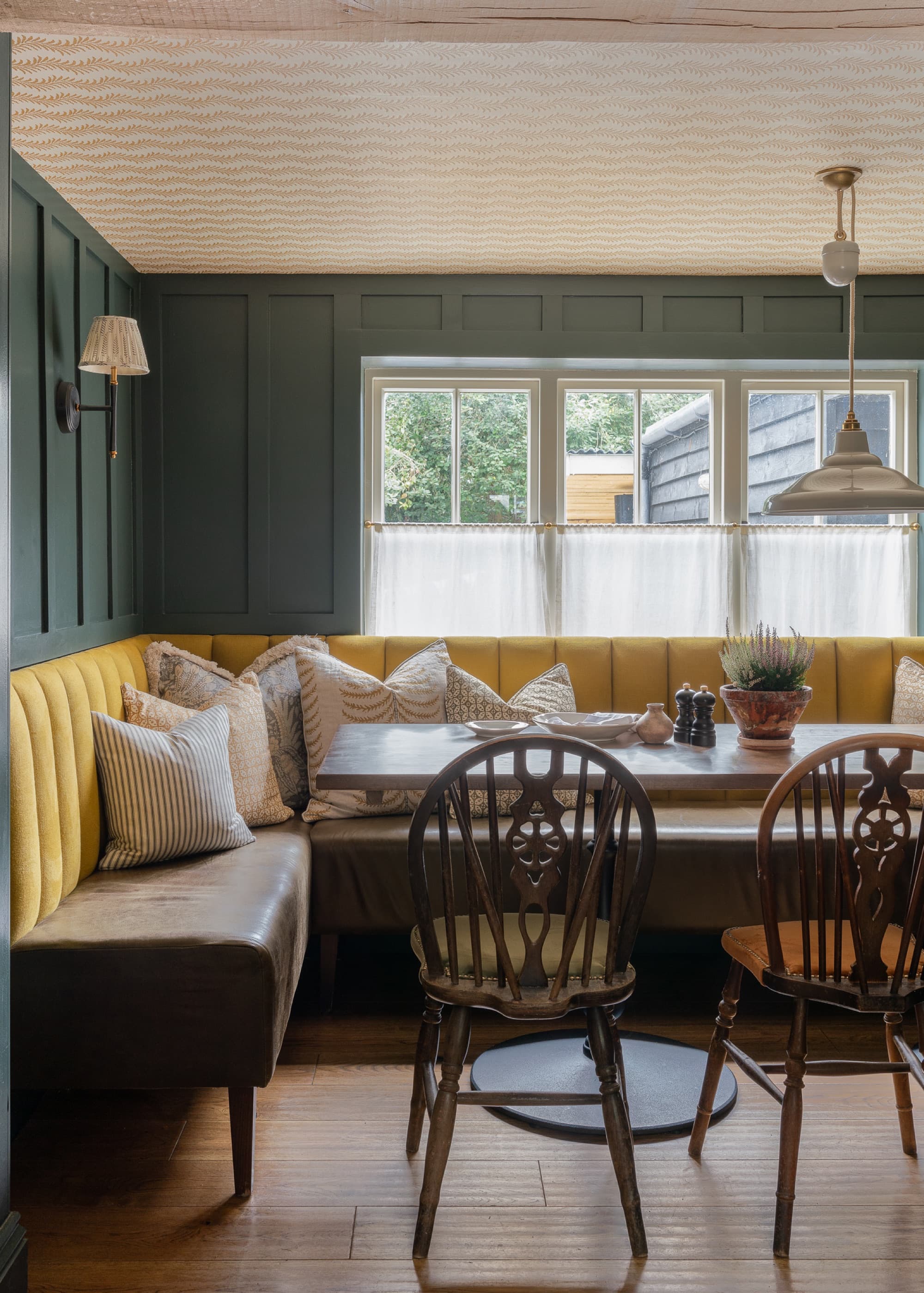 The Mutton Pub — banquette detail