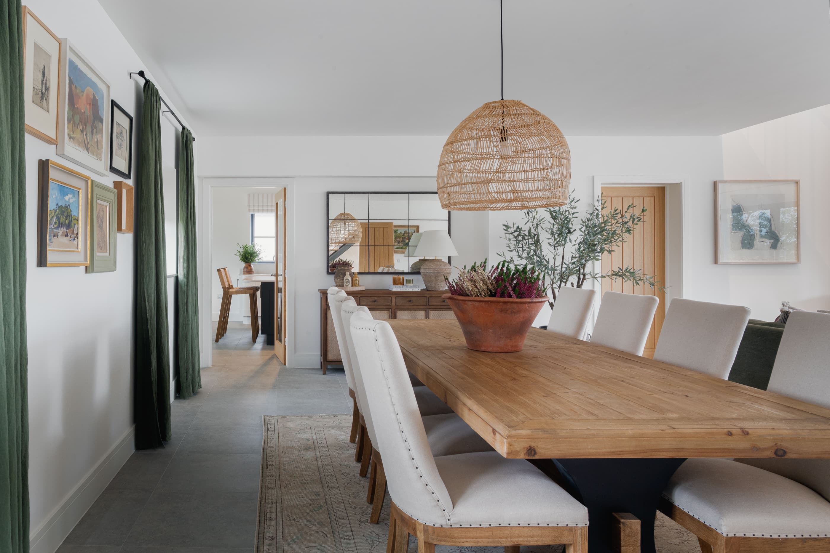 Dorn Valley — dining space